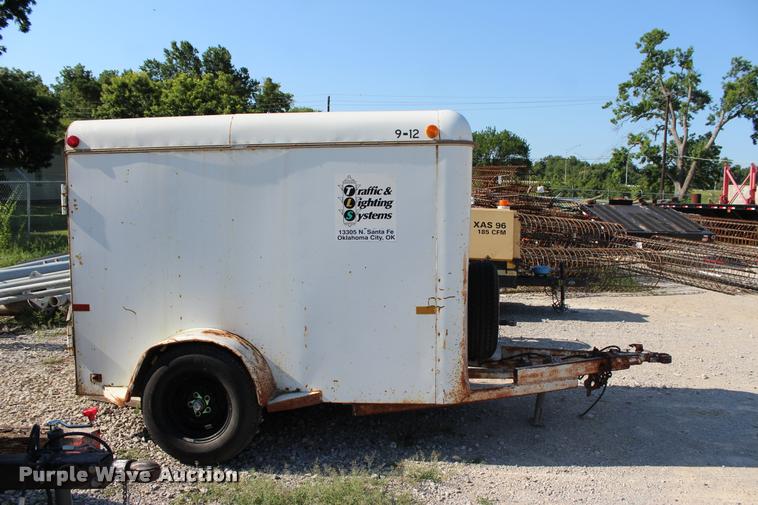 image for item L3178 1998 WW enclosed cargo trailer