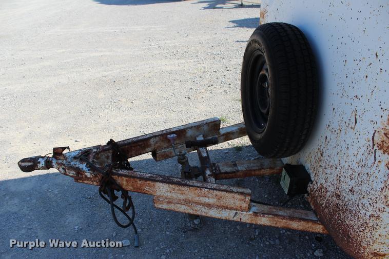 image for item L3178 1998 WW enclosed cargo trailer