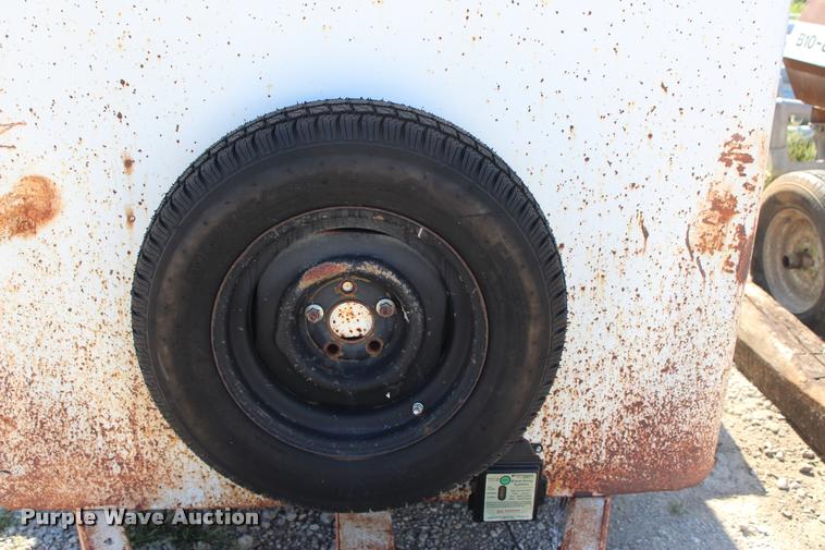 image for item L3178 1998 WW enclosed cargo trailer