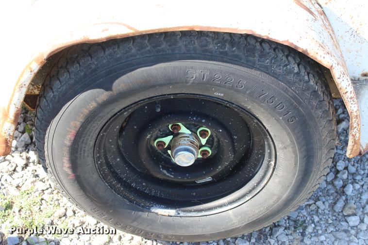 image for item L3178 1998 WW enclosed cargo trailer