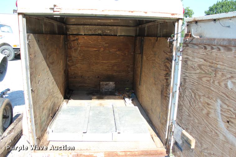 image for item L3178 1998 WW enclosed cargo trailer