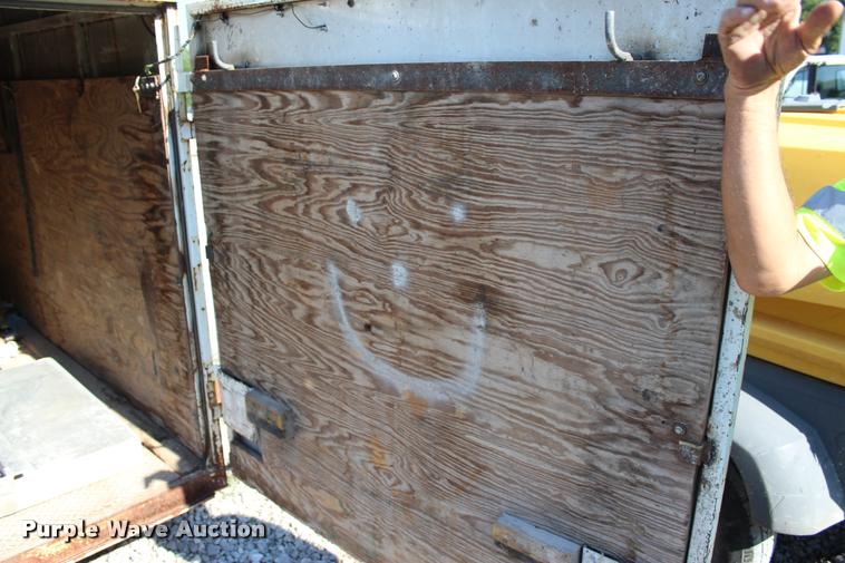 image for item L3178 1998 WW enclosed cargo trailer