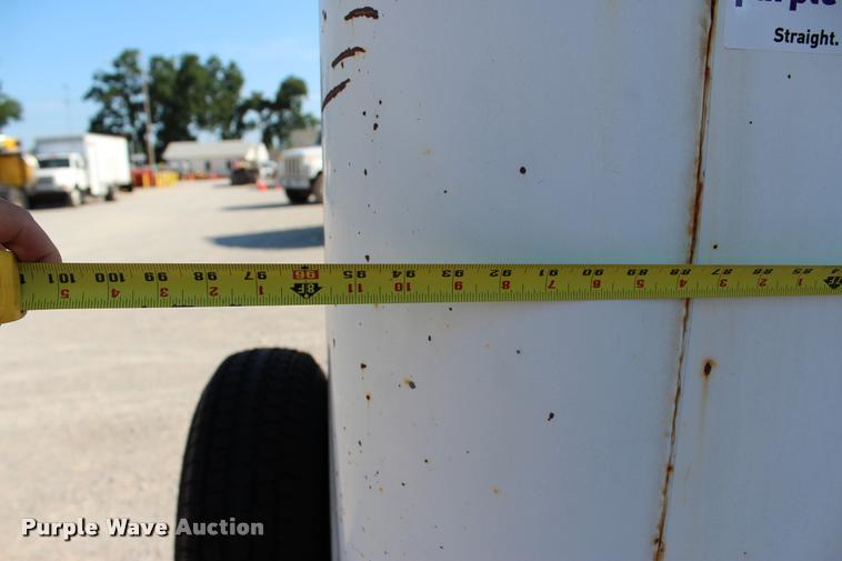 image for item L3178 1998 WW enclosed cargo trailer