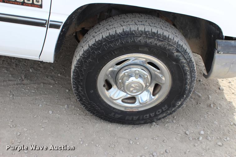 image for item L3194 1994 Dodge Ram 2500 flatbed pickup truck