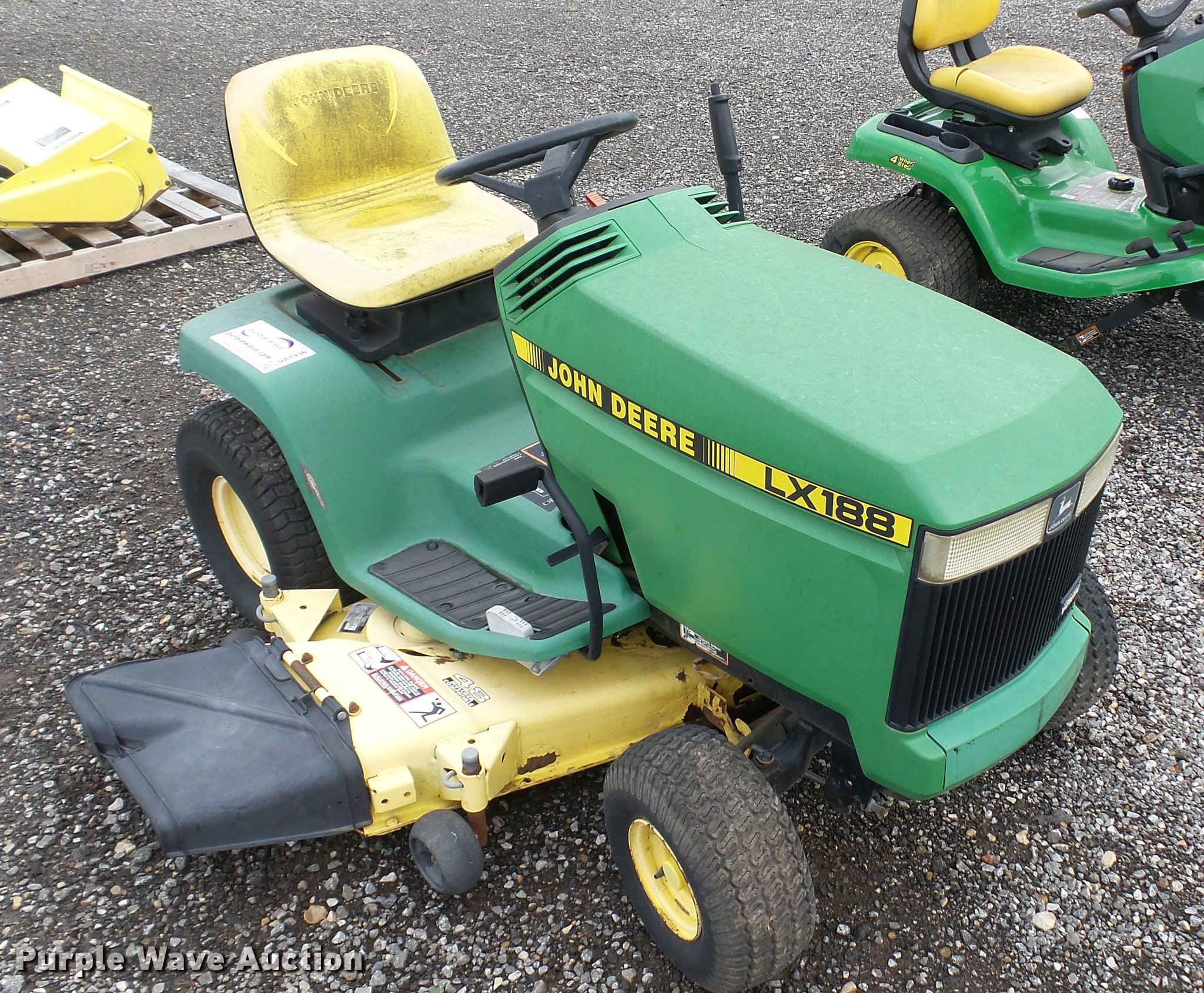 ... John Deere LX188 lawn mower Full size in new window ...