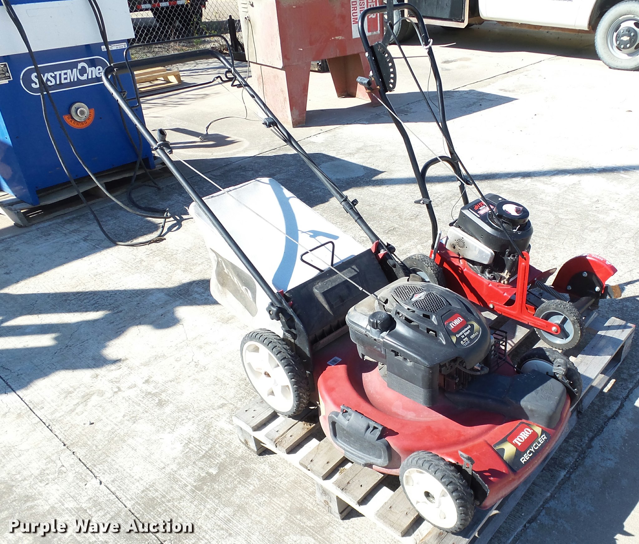 Lawn and garden equipment in Oklahoma City, OK Item DB4088 sold Purple Wave