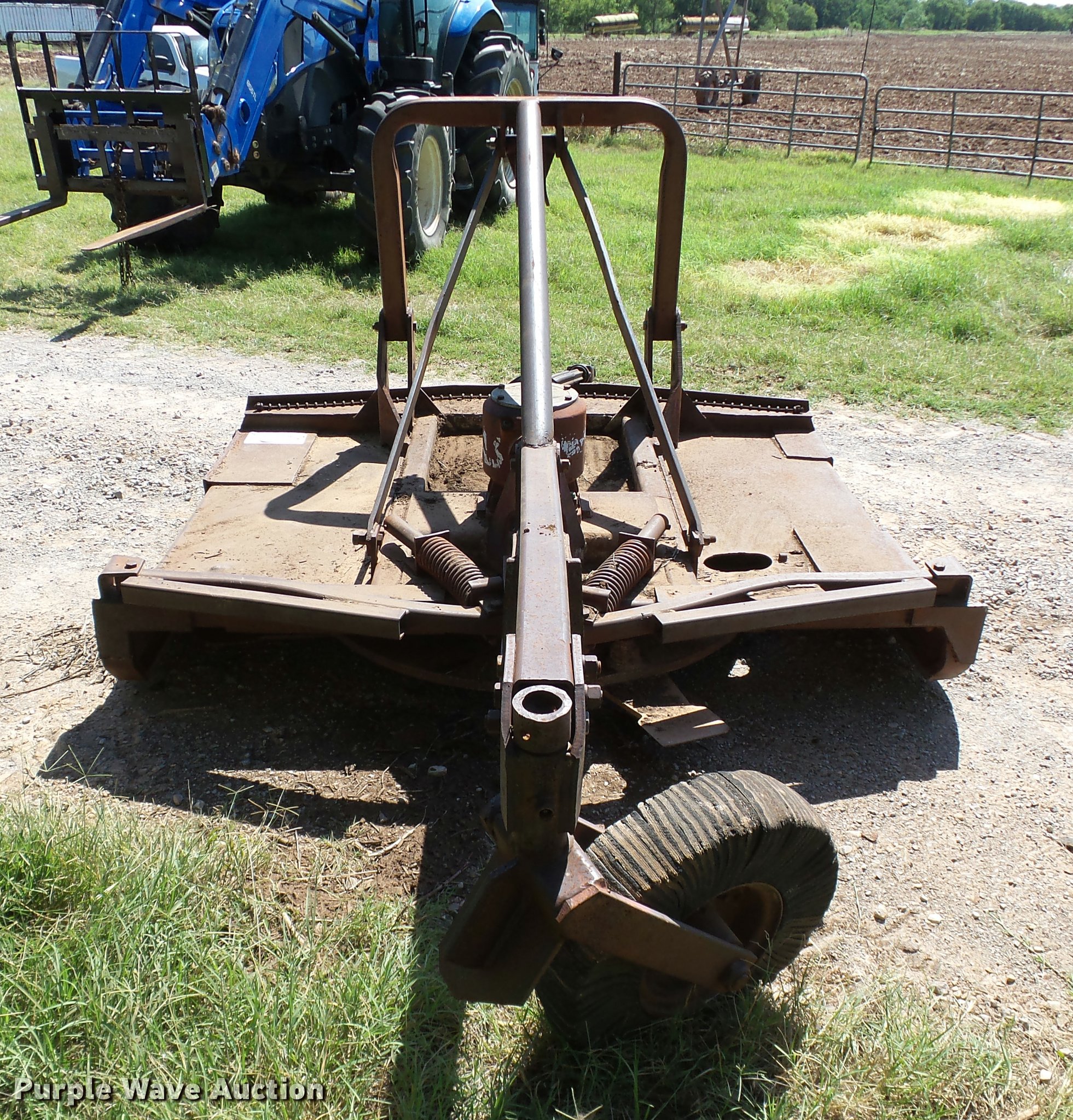 Brown TC02620 tree cutter in Bradley, OK Item DB4096 sold Purple Wave