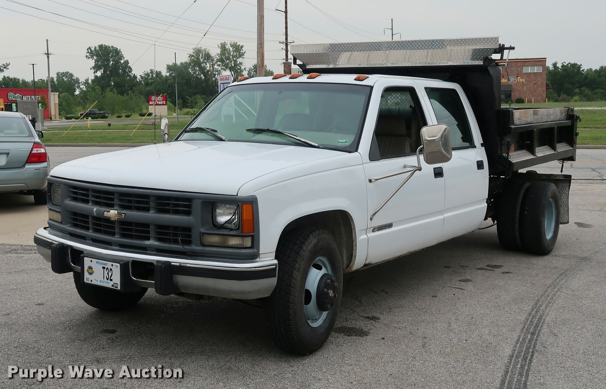 1996 Chevrolet 3500 Crew Cab dump bed pickup truck in Buckner, MO