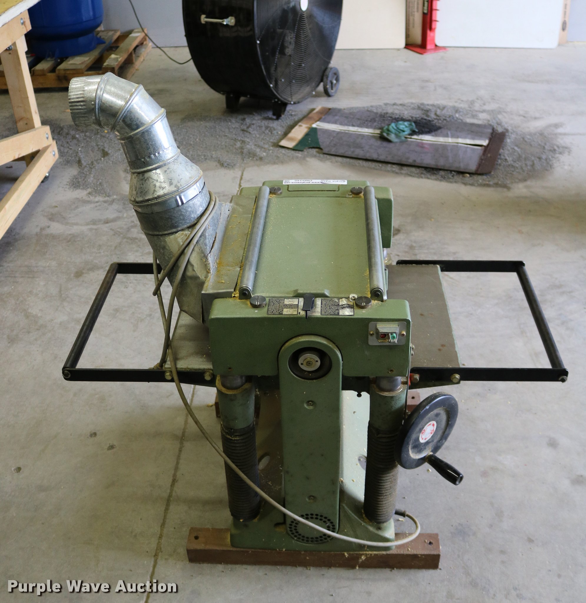 Makita 2040 planer in Salina, KS Item DM9340 sold Purple Wave