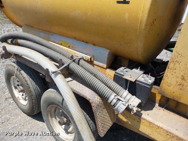 image for item AX9069 1999 U-Dump vacuum trailer