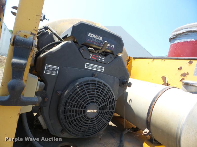 image for item AX9069 1999 U-Dump vacuum trailer