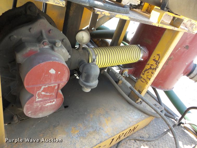 image for item AX9069 1999 U-Dump vacuum trailer