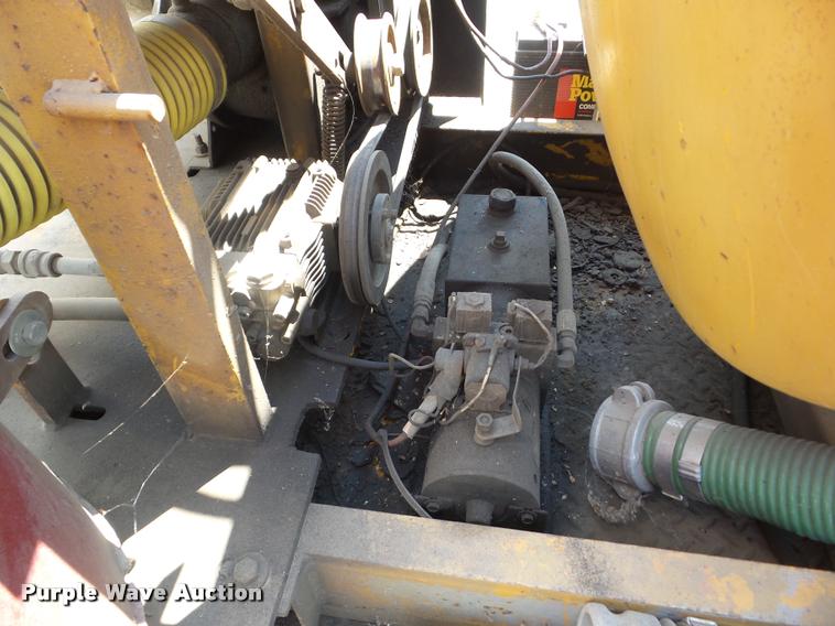 image for item AX9069 1999 U-Dump vacuum trailer