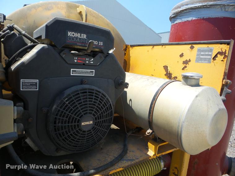 image for item AX9069 1999 U-Dump vacuum trailer