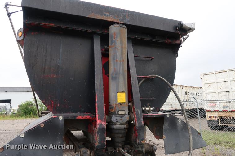 image for item BG9501 1997 Clement RKHS2626 end dump trailer