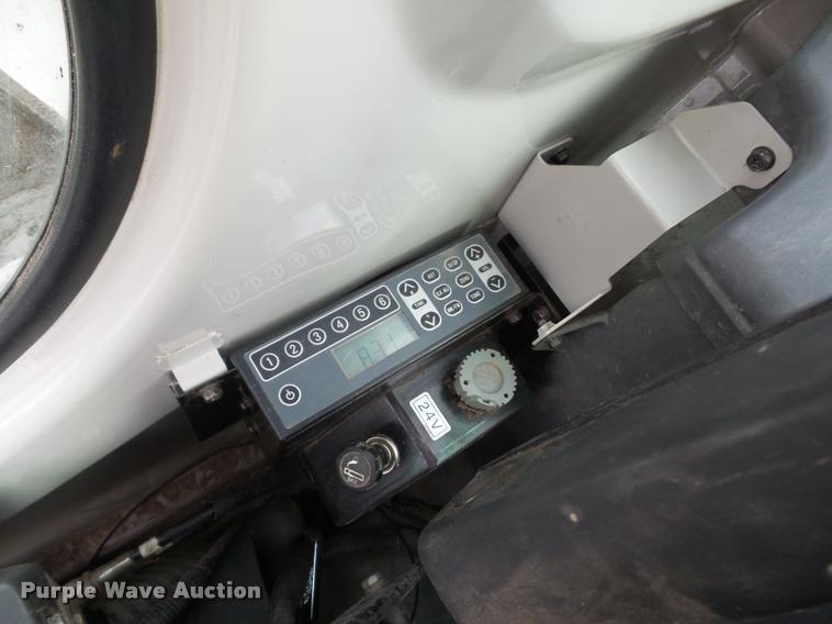 image for item BH9301 2011 Link-Belt 135 excavator