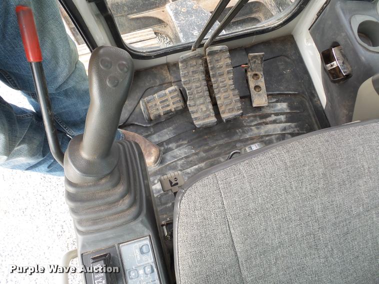 image for item BH9301 2011 Link-Belt 135 excavator