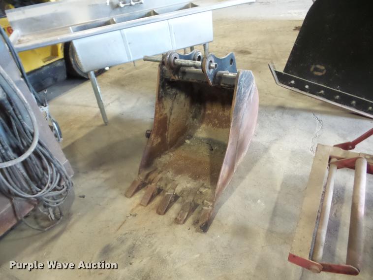 image for item BI9609 Bobcat excavator bucket