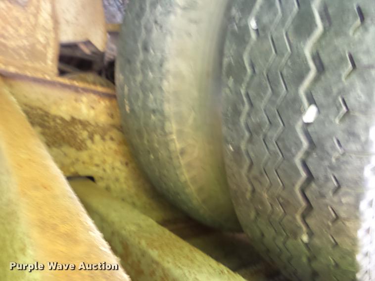 image for item BI9617 1987 Muvall 4460ST drop deck equipment trailer