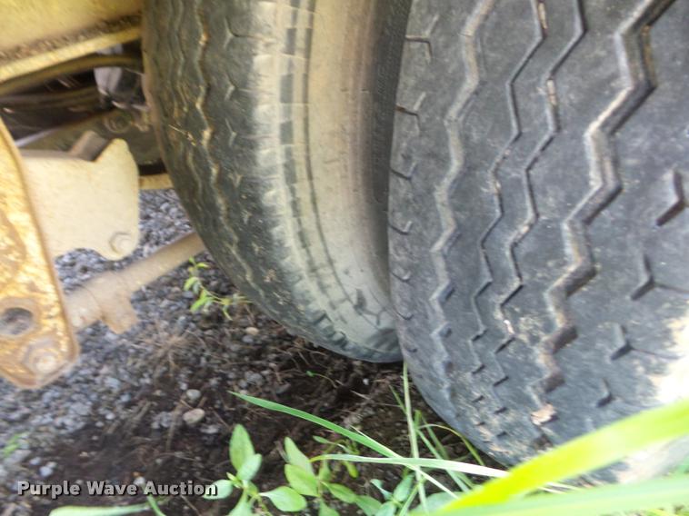 image for item BI9617 1987 Muvall 4460ST drop deck equipment trailer