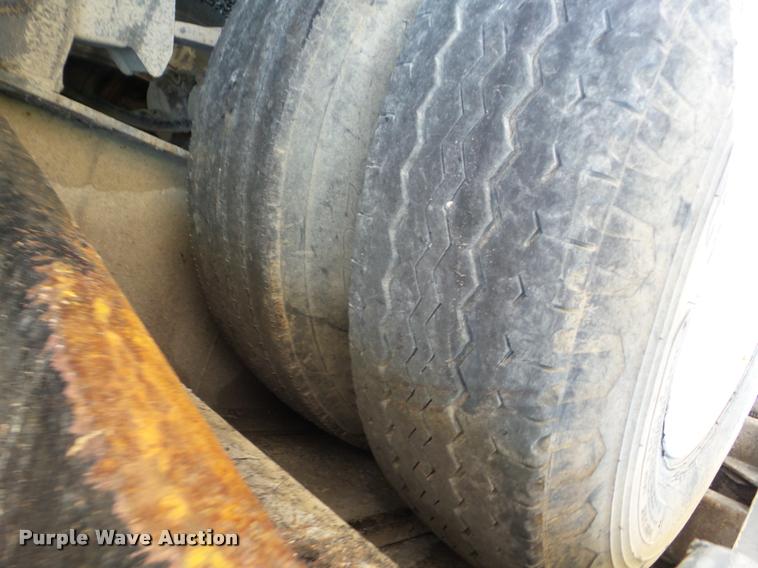 image for item BI9617 1987 Muvall 4460ST drop deck equipment trailer