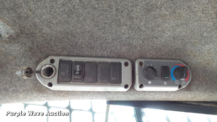 image for item DA1105 2012 Bobcat S205 skid steer