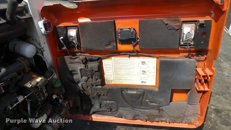 image for item DA1105 2012 Bobcat S205 skid steer