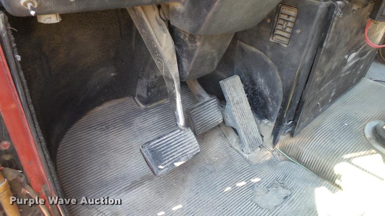 image for item DA1701 1996 Freightliner FLD112 semi truck