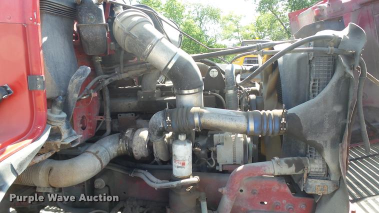 image for item DA1701 1996 Freightliner FLD112 semi truck