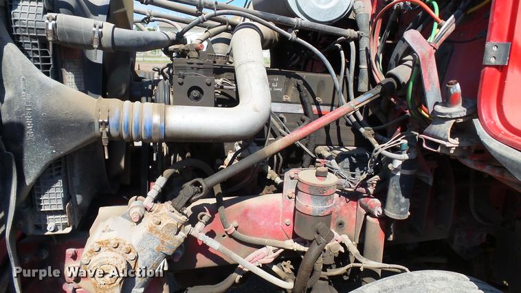 image for item DA1701 1996 Freightliner FLD112 semi truck