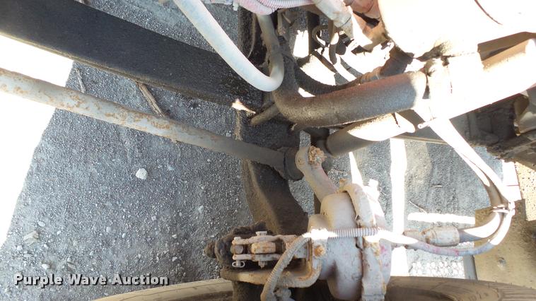 image for item DA1701 1996 Freightliner FLD112 semi truck