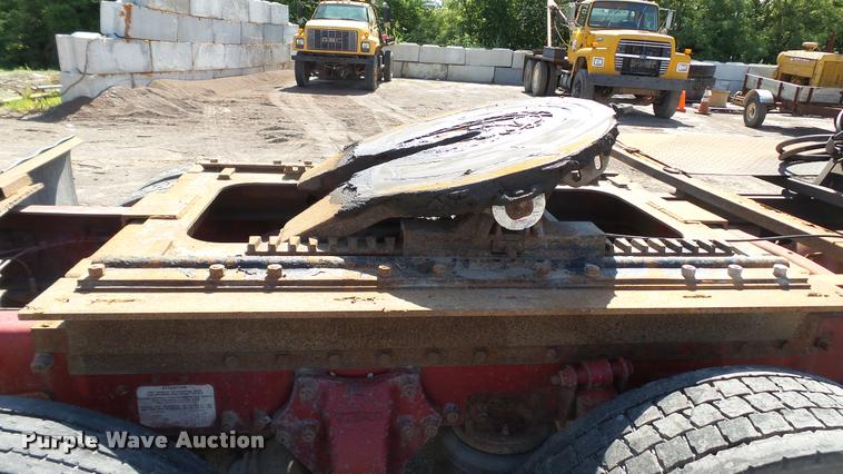 image for item DA1701 1996 Freightliner FLD112 semi truck