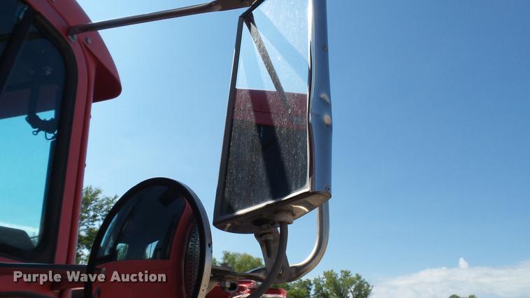 image for item DA1701 1996 Freightliner FLD112 semi truck