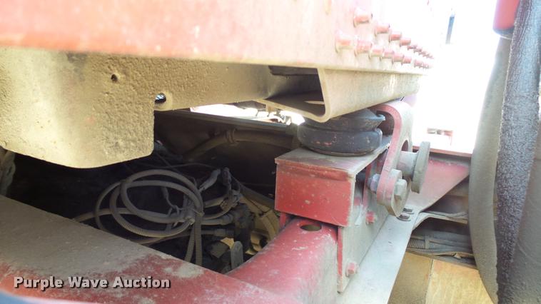 image for item DA1701 1996 Freightliner FLD112 semi truck