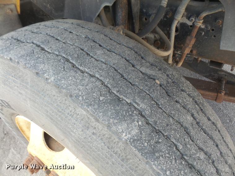 image for item DA1705 1997 GMC C7500 flatbed truck