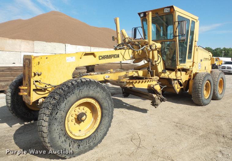 image for item DA1706 1994 Champion 720A motor grader