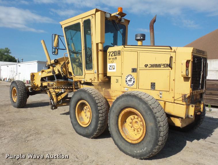 image for item DA1706 1994 Champion 720A motor grader