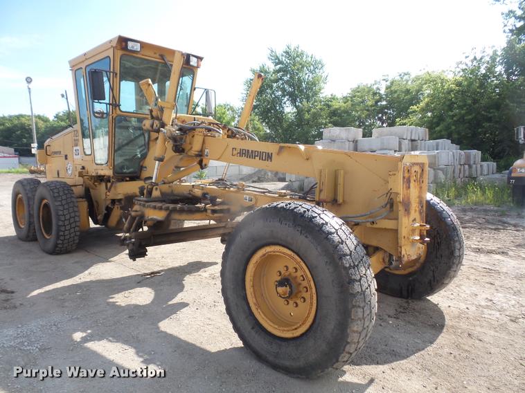image for item DA1706 1994 Champion 720A motor grader