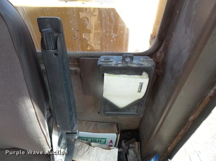 image for item DA1706 1994 Champion 720A motor grader