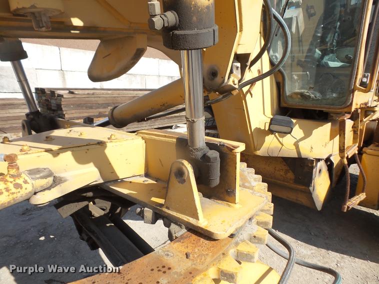 image for item DA1706 1994 Champion 720A motor grader