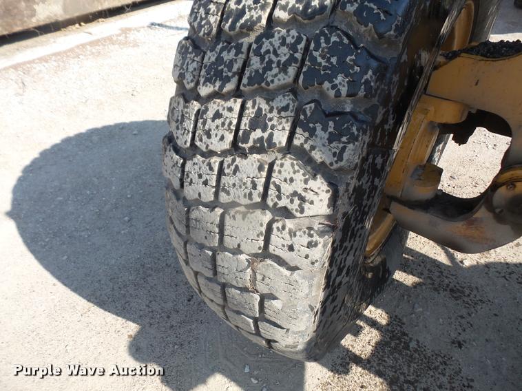 image for item DA1706 1994 Champion 720A motor grader