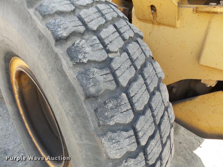 image for item DA1706 1994 Champion 720A motor grader