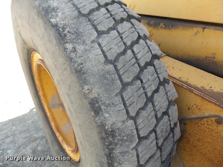 image for item DA1706 1994 Champion 720A motor grader