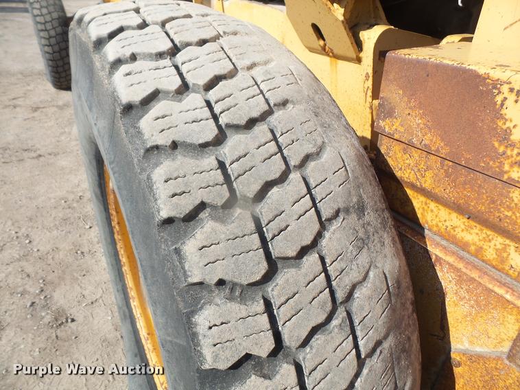 image for item DA1706 1994 Champion 720A motor grader