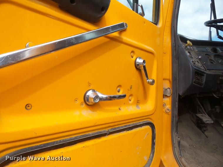 image for item DA1707 1991 Ford LT8000 flat winch truck