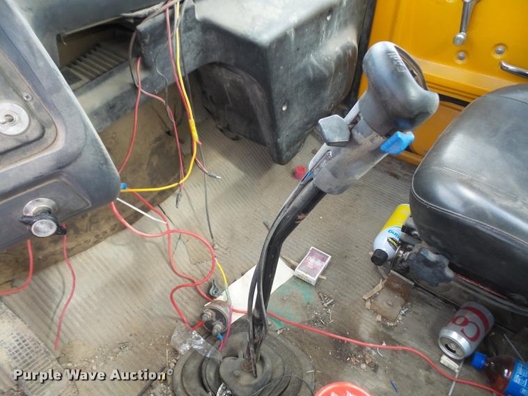 image for item DA1707 1991 Ford LT8000 flat winch truck