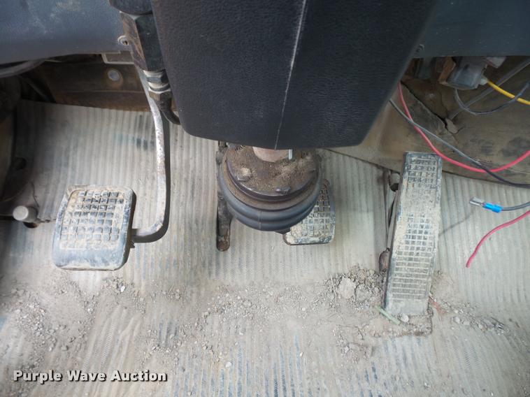 image for item DA1707 1991 Ford LT8000 flat winch truck