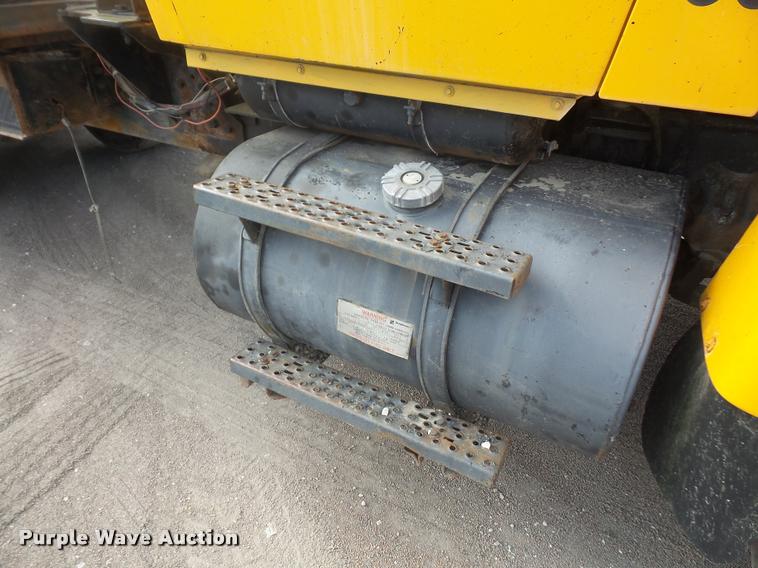 image for item DA1707 1991 Ford LT8000 flat winch truck