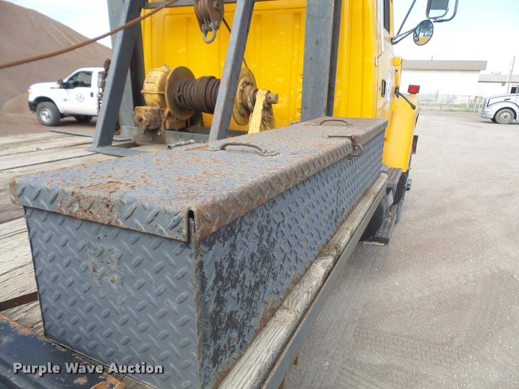 image for item DA1707 1991 Ford LT8000 flat winch truck