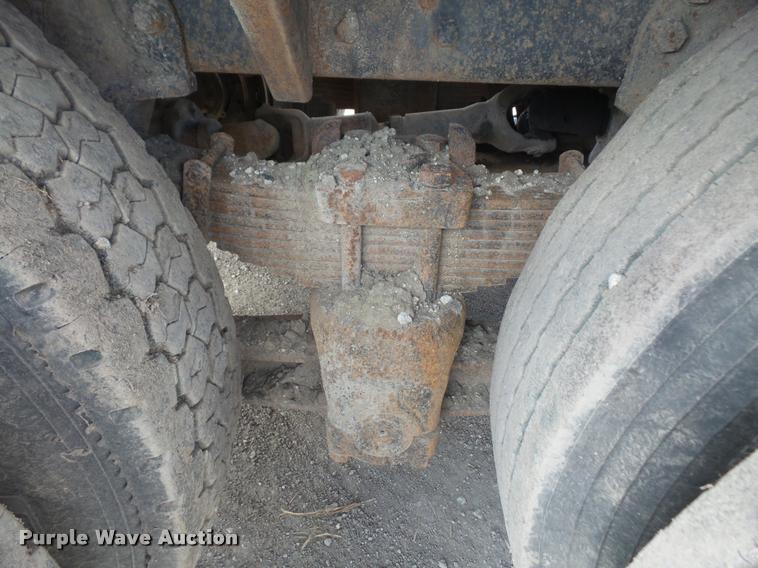 image for item DA1707 1991 Ford LT8000 flat winch truck